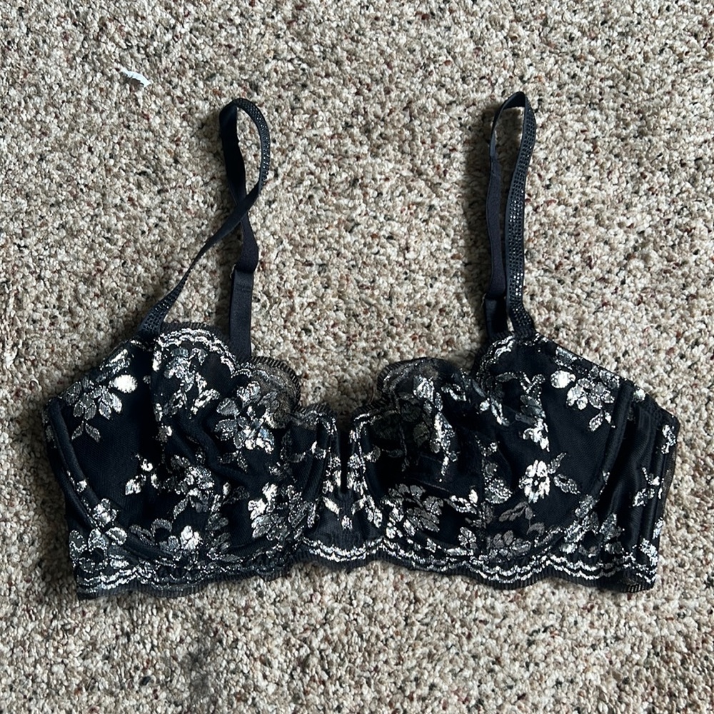 Victoria’s Secret dream angels push-up balconette bra size 34D